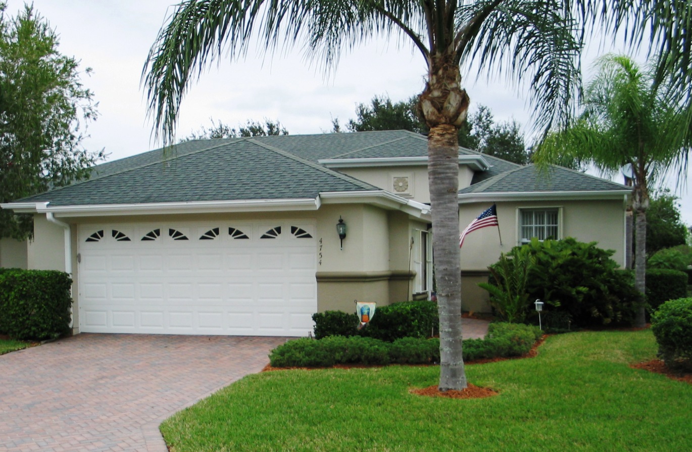 Price Drop to 195,000 on this Beautiful Golf Townhouse in Viera!